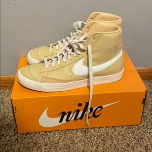 Nike blazer Mid ‘77